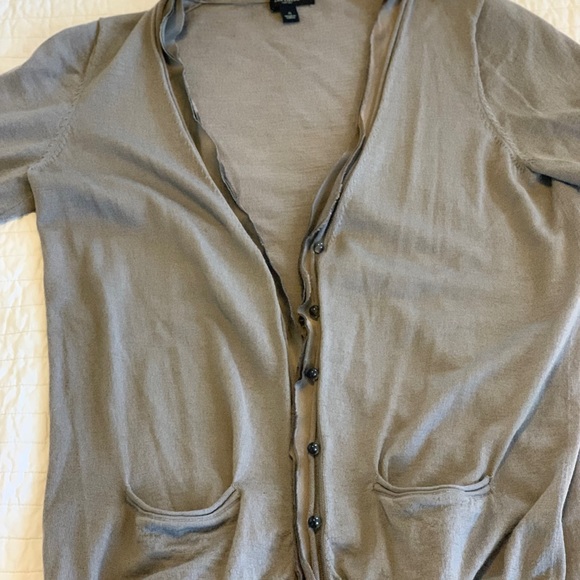 Wool cardigan with silk edging. - Picture 2 of 3